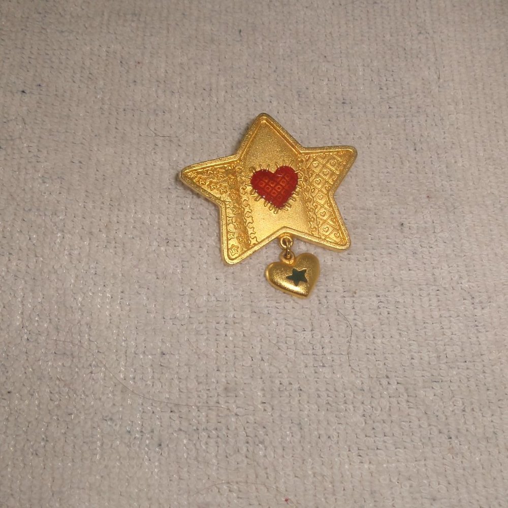 Kerissa pin brooch gold tone star red heart